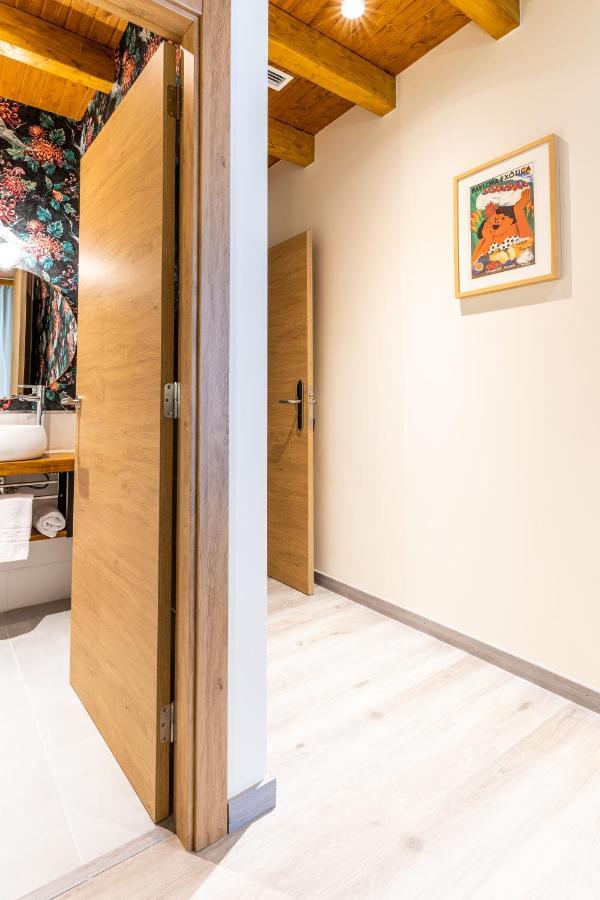 Four Rooms Hostel 루고 외부 사진