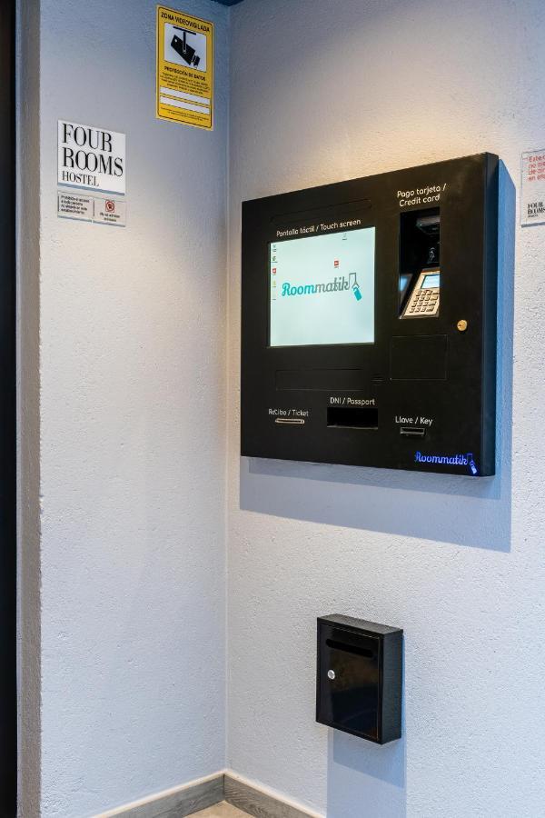 Four Rooms Hostel 루고 외부 사진