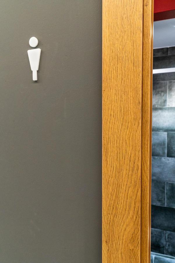 Four Rooms Hostel 루고 외부 사진