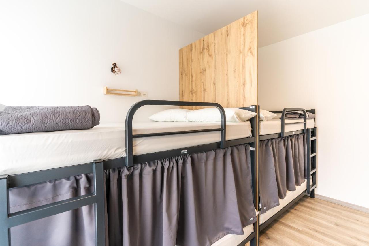 Four Rooms Hostel 루고 외부 사진